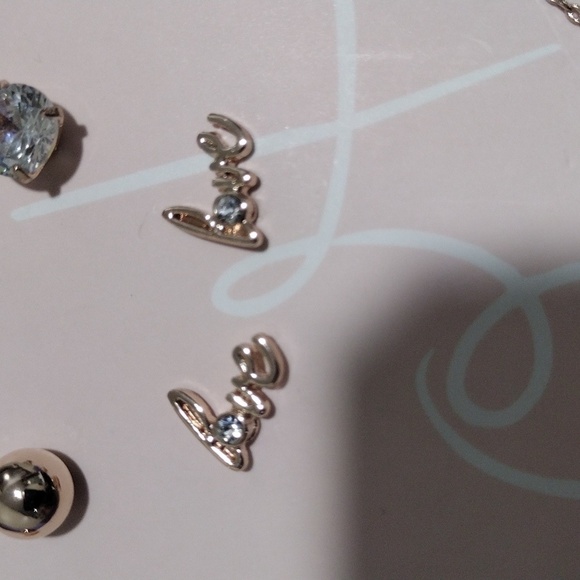 Women's Rose Gold-tone triple Heart Rhinestone Lilac Necklace w/ 3 stud Earrings - Picture 10 of 10